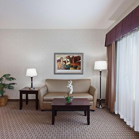 Hampton Inn & Suites Oakland Airport-Аламида Экстерьер фото