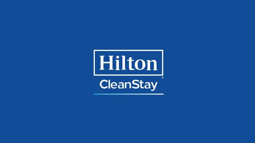 Hampton Inn & Suites Oakland Airport-Аламида Экстерьер фото