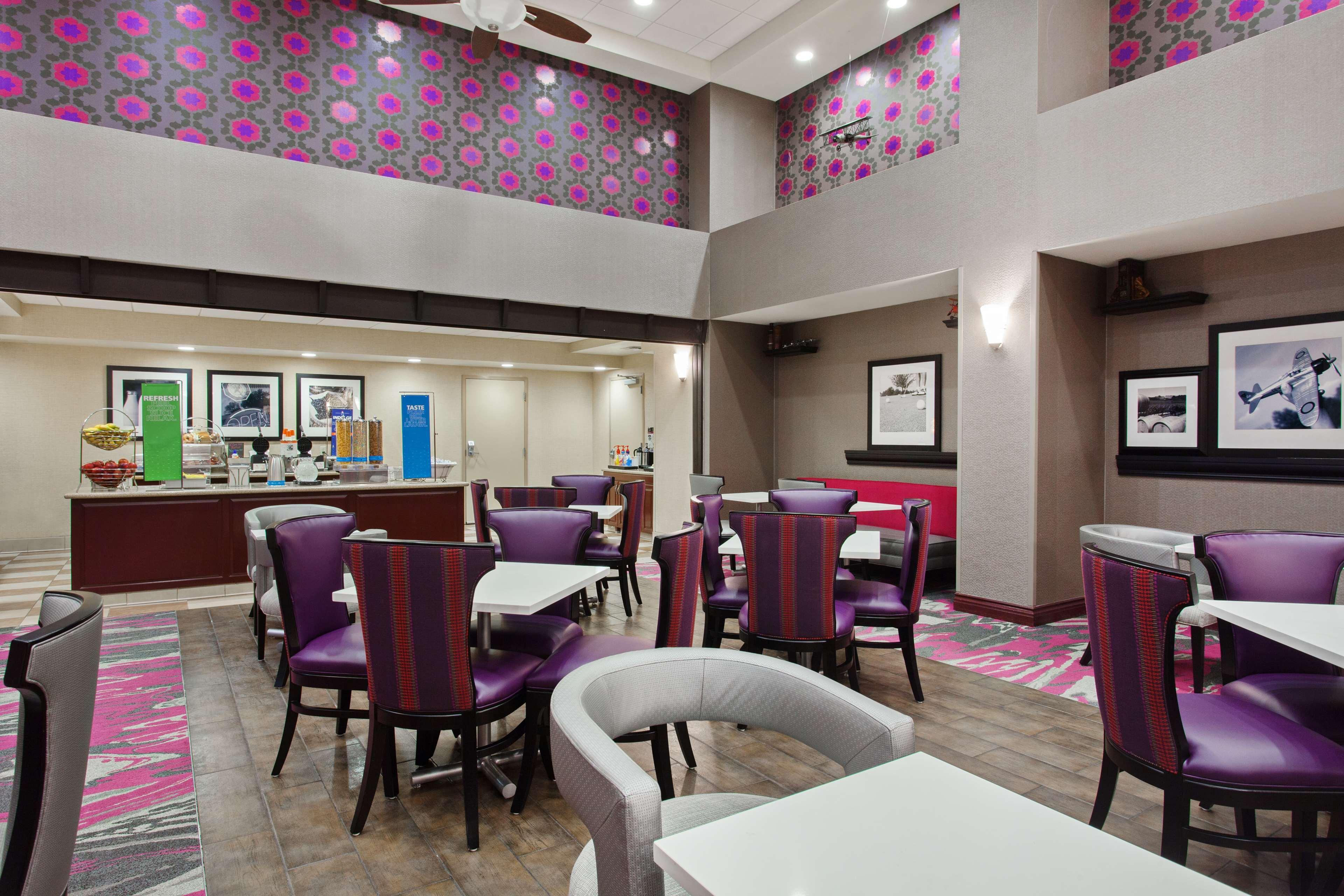 Hampton Inn & Suites Oakland Airport-Аламида Экстерьер фото