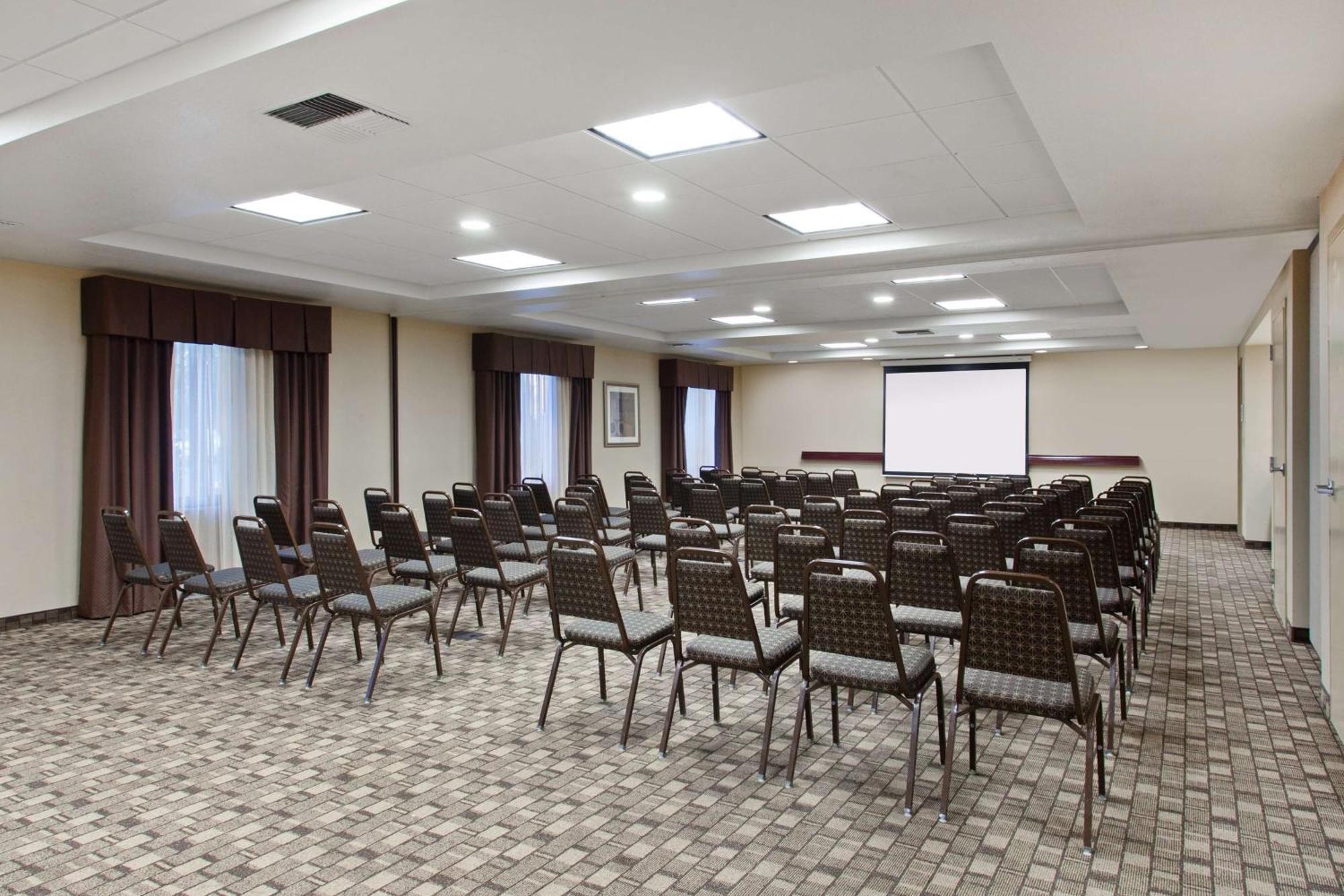 Hampton Inn & Suites Oakland Airport-Аламида Экстерьер фото
