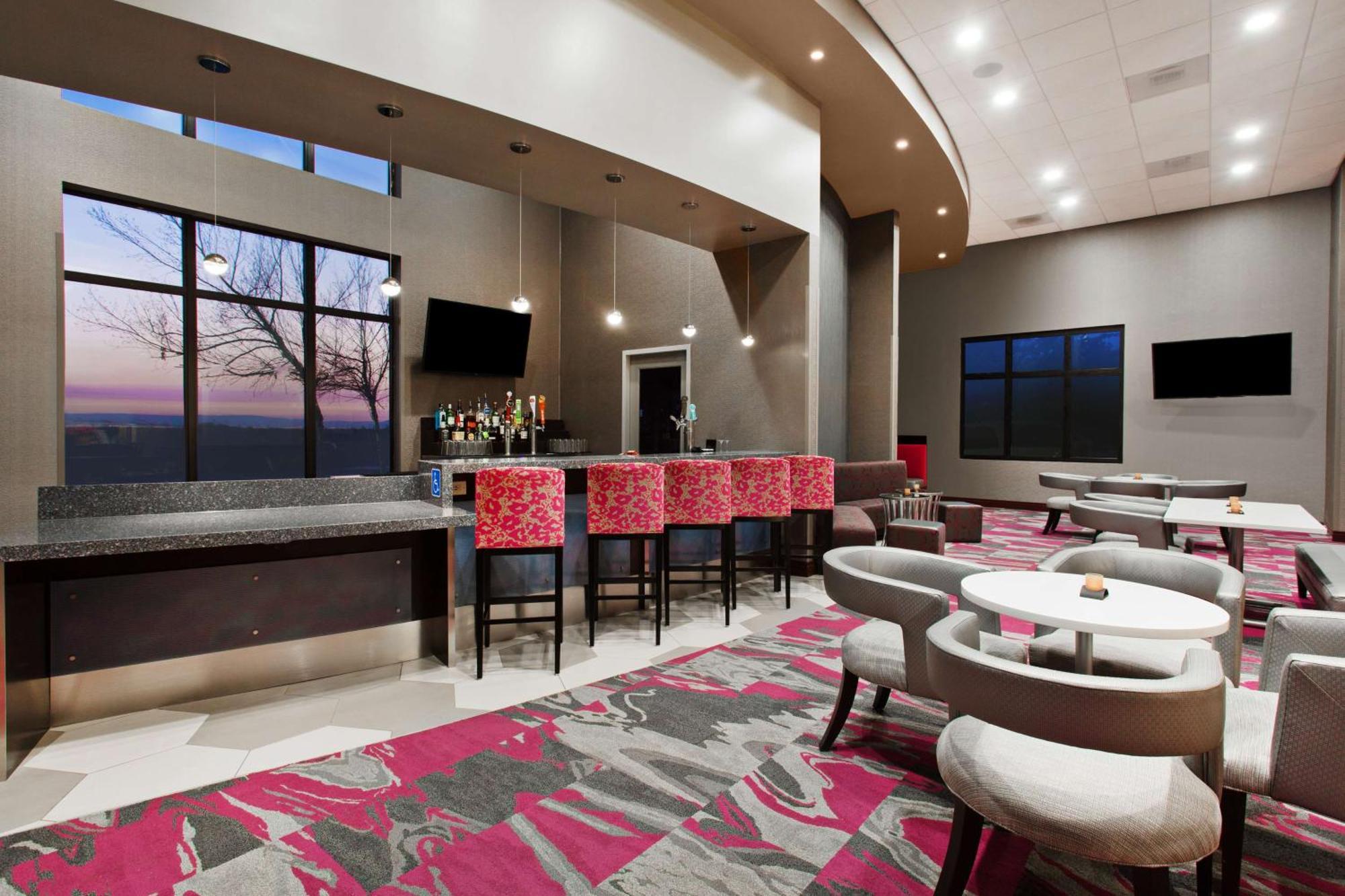 Hampton Inn & Suites Oakland Airport-Аламида Экстерьер фото