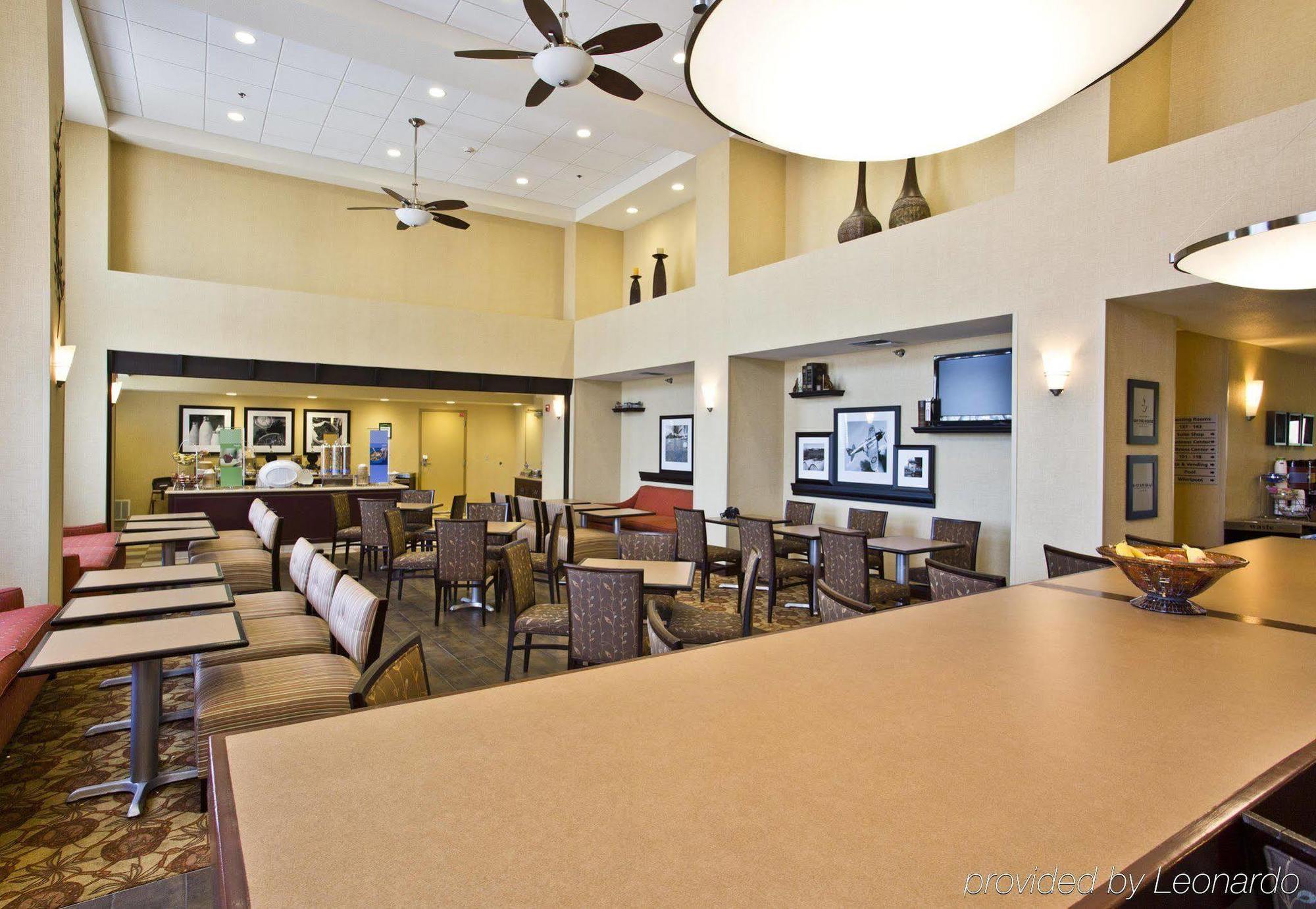 Hampton Inn & Suites Oakland Airport-Аламида Экстерьер фото